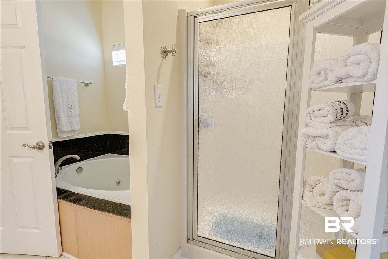 22195 Buck Road Robertsdale, AL 36567 - Photo 16 of 36 Jetted Tub & Separate Shower