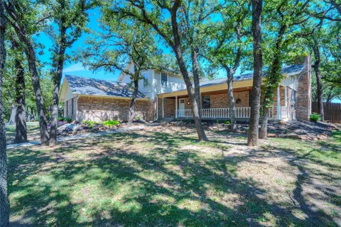 $420,000 | 1004 Shady Oaks Drive West, Bridgeport, TX 76426