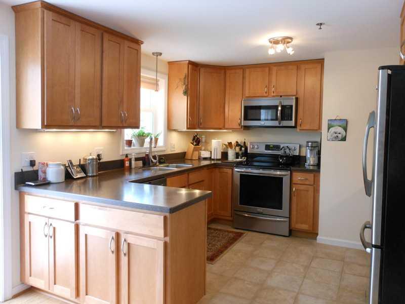 69 Willow Grove Road, Unit 69 Brunswick, ME 04011 - Photo 3 of 13 Kitchen.