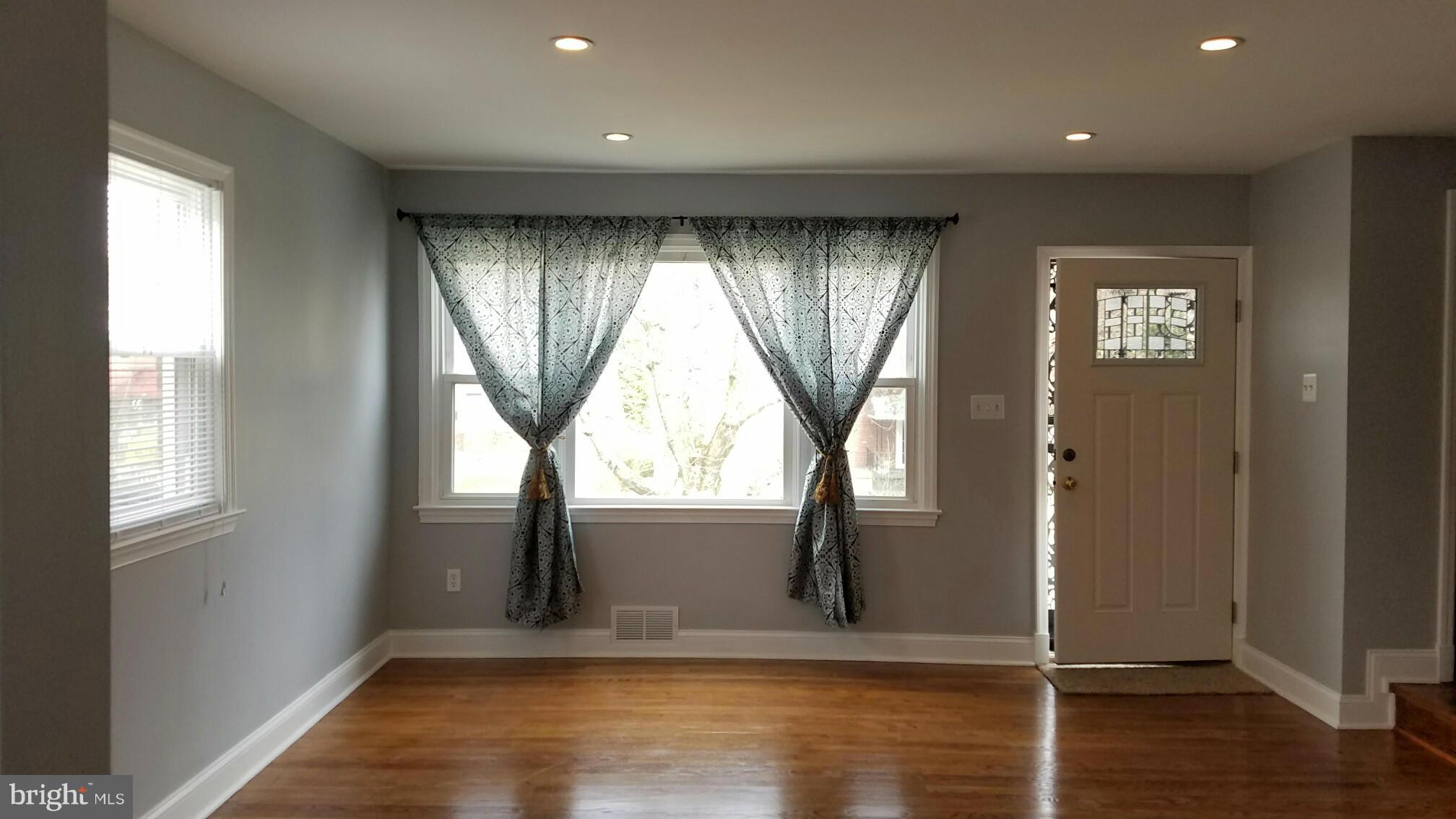 1637 Walterswood Road Baltimore, MD 21239 - Photo 3 of 28 Living Room
