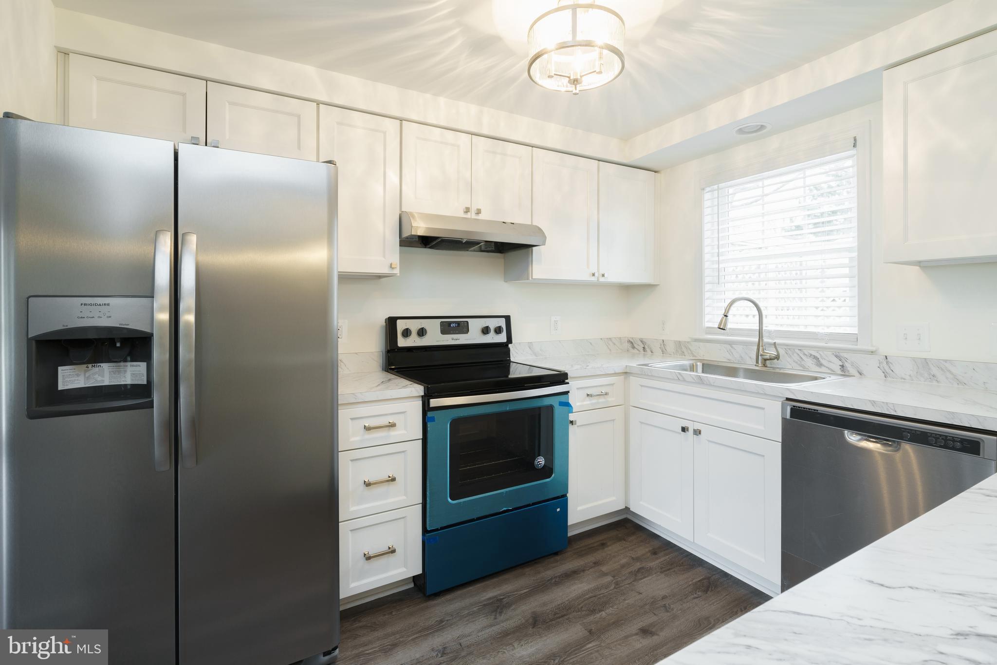 8307 Falcon Point Street Laurel, MD 20708 - Photo 6 of 27 Kitchen
