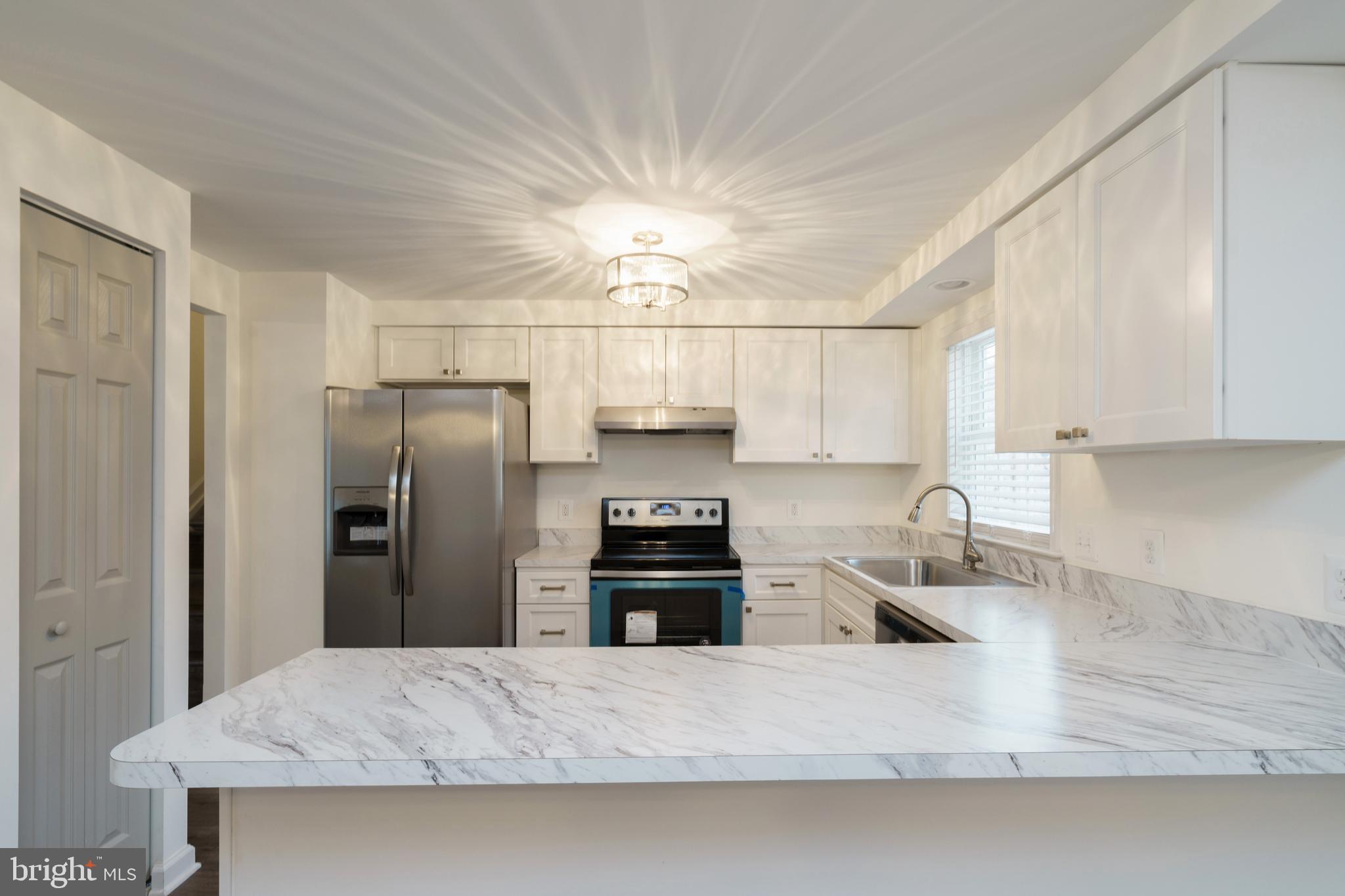 8307 Falcon Point Street Laurel, MD 20708 - Photo 7 of 27 Kitchen