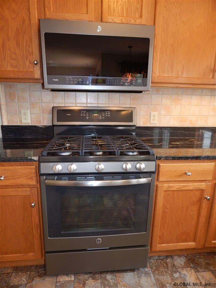 350 Leroux Road Milton, NY 12850 - Photo 6 of 39 Photo 6