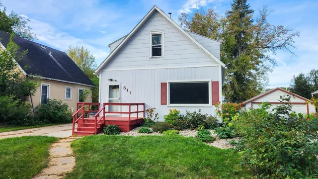 $200,000 | 511 11th Street North, Moorhead, MN 56560