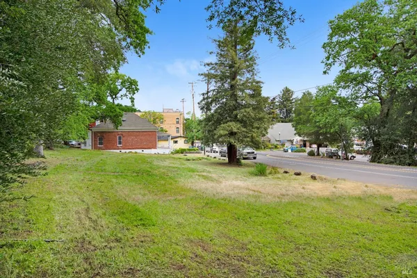 $450,000 | 13766-13790 Arnold Drive, Glen Ellen, CA 95442