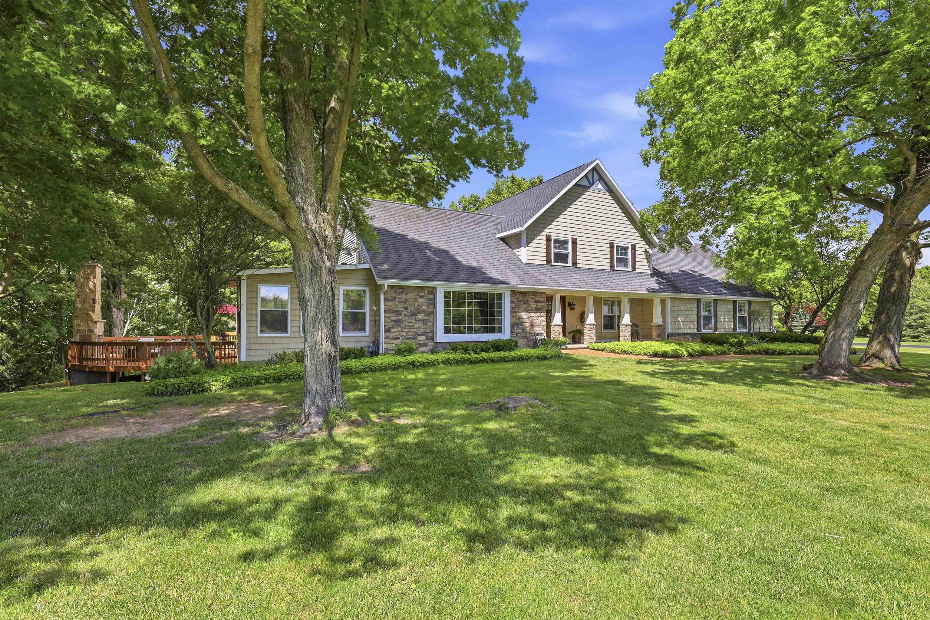 W2530 Brookhaven Drive Appleton, WI 54915 - Photo 2 of 65