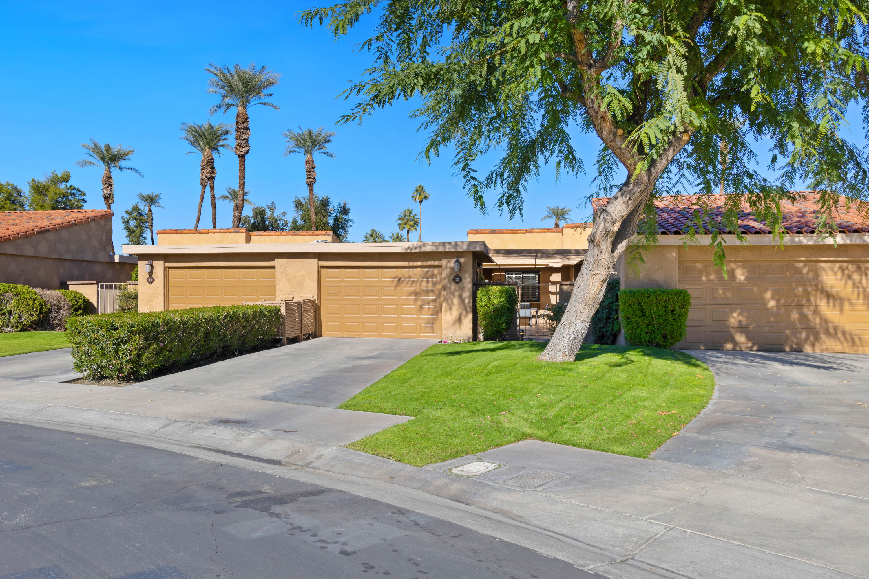 10 La Cerra Circle Rancho Mirage, CA 92270 - Photo 1 of 30 a view of a back yard of the house
