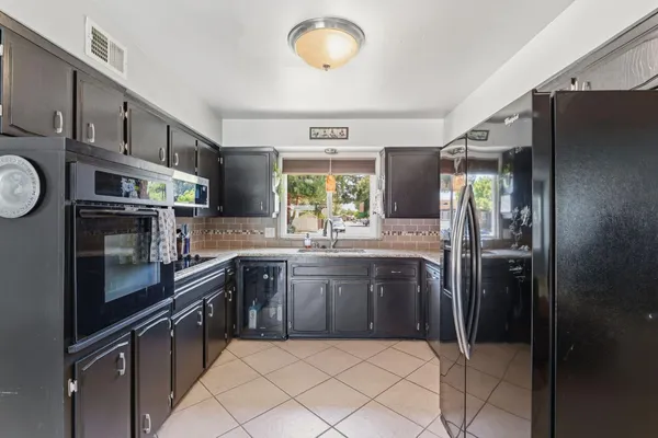 $450,000 | 1741 Robinwood Avenue, Clovis, CA 93611