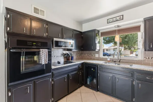 $450,000 | 1741 Robinwood Avenue, Clovis, CA 93611