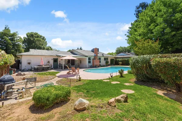 $450,000 | 1741 Robinwood Avenue, Clovis, CA 93611