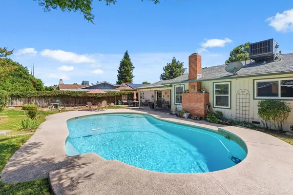 $450,000 | 1741 Robinwood Avenue, Clovis, CA 93611