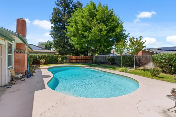 $450,000 | 1741 Robinwood Avenue, Clovis, CA 93611