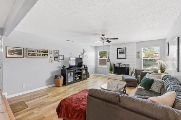 $450,000 | 1741 Robinwood Avenue, Clovis, CA 93611