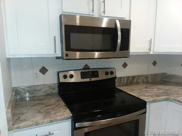 $2,500 | 572 Palm Drive, New Smyrna Beach, FL 32168