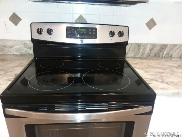 $2,500 | 572 Palm Drive, New Smyrna Beach, FL 32168