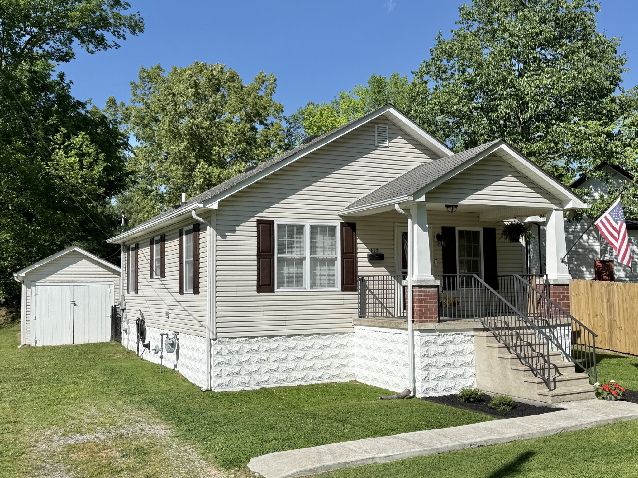 413 West 5th Street Dickson, TN 37055 - Photo 1 of 19