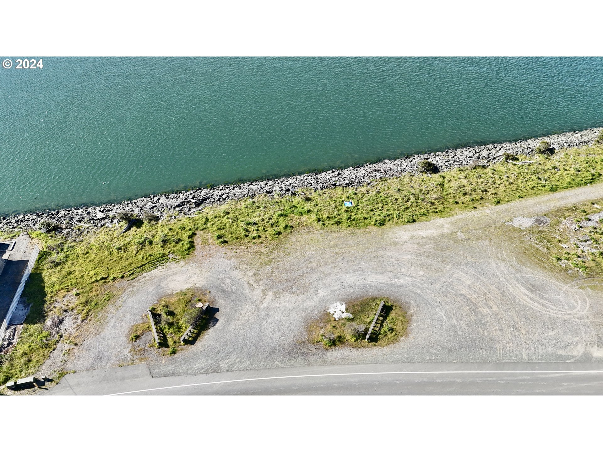 Wedderburn Loop Gold Beach, OR 97444 - Photo 13 of 24 a black and white photo of a table