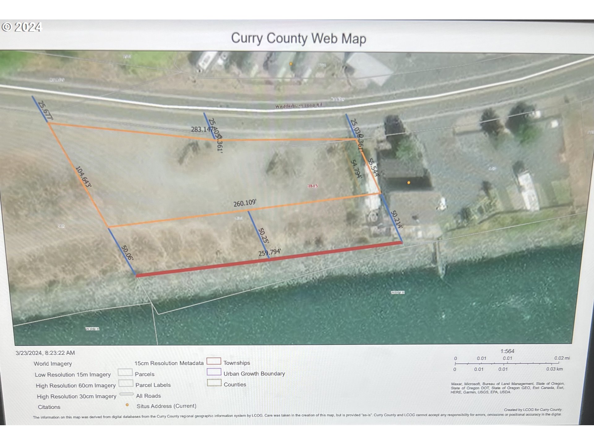 Wedderburn Loop Gold Beach, OR 97444 - Photo 22 of 24 a view of a living room