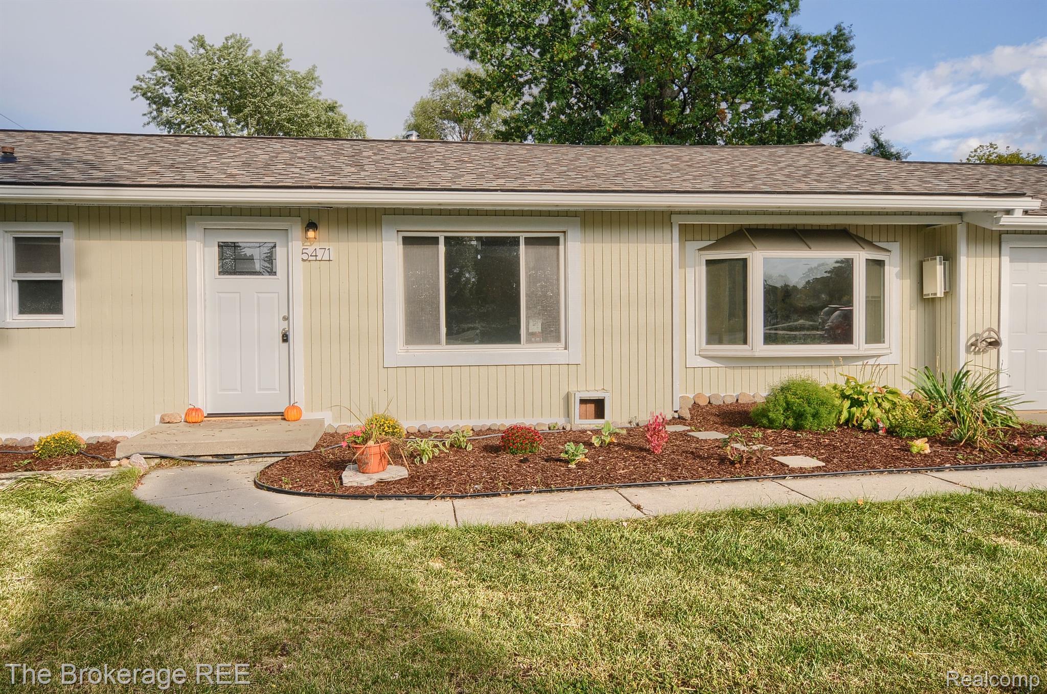 5471 Belsay Road Grand Blanc, MI 48439 - Photo 2 of 28 Gallery Image 2