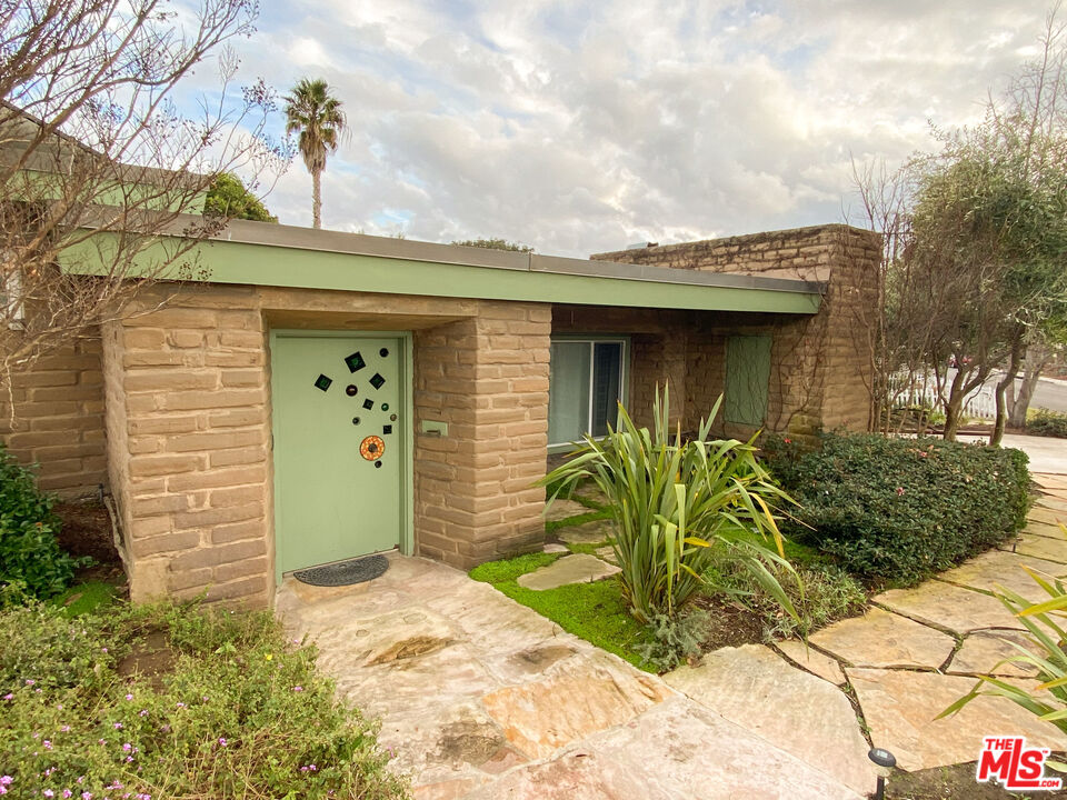 876 Center Street El Segundo, CA 90245 - Photo 2 of 32 a view of outdoor space and yard