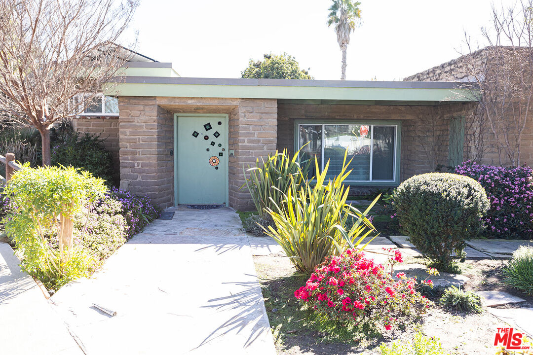 876 Center Street El Segundo, CA 90245 - Photo 3 of 32 a front view of a house