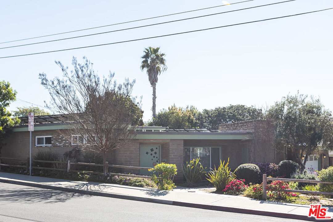 876 Center Street El Segundo, CA 90245 - Photo 32 of 32 a front view of a house