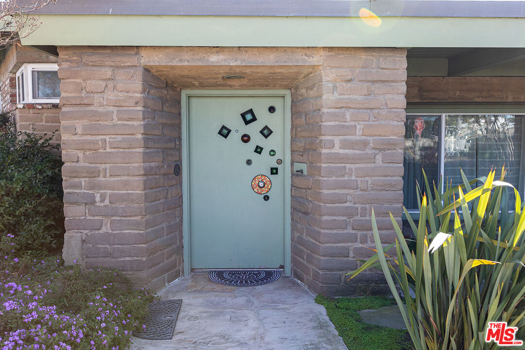876 Center Street El Segundo, CA 90245 - Photo 4 of 32 a view of front door of house
