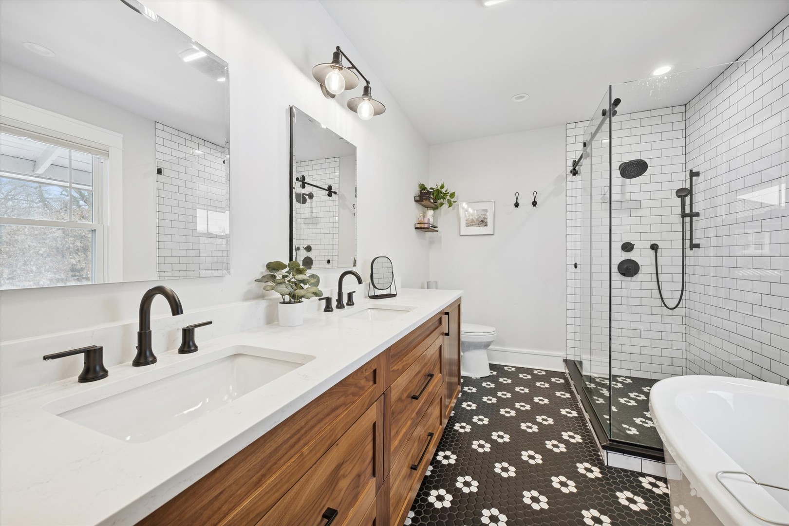 236 Maplewood Road Riverside, IL 60546 - Photo 26 of 43 Gallery Image 26