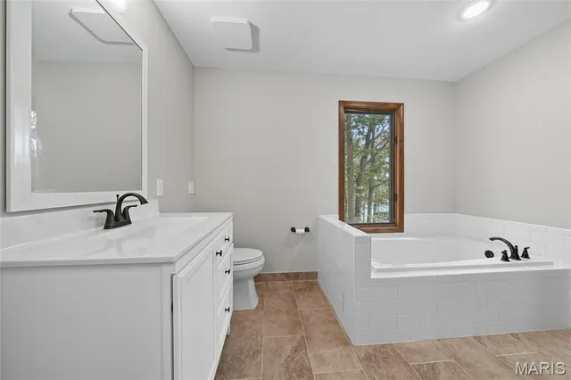 $899,900 | 26 Madre Court, Foristell, MO 63348