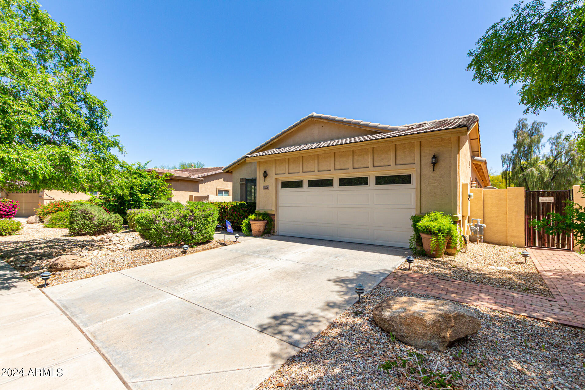 13725 West Redfield Road Surprise, AZ 85379 - Photo 3 of 53 0003-03-Redfield