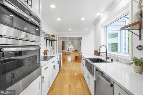 $1,400,000 | 9600 Pinkney Court, Potomac, MD 20854