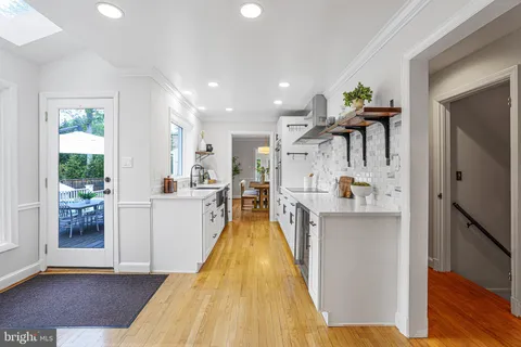 $1,400,000 | 9600 Pinkney Court, Potomac, MD 20854