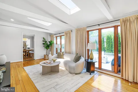 $1,400,000 | 9600 Pinkney Court, Potomac, MD 20854