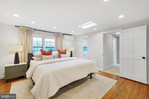 $1,400,000 | 9600 Pinkney Court, Potomac, MD 20854