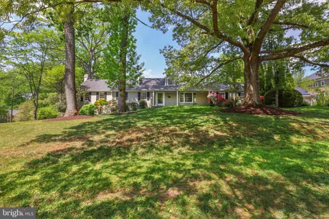 $1,400,000 | 9600 Pinkney Court, Potomac, MD 20854