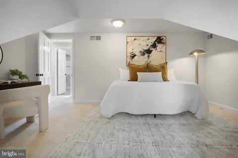 $1,400,000 | 9600 Pinkney Court, Potomac, MD 20854