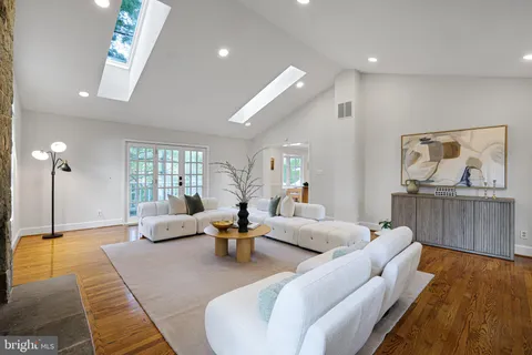 $1,400,000 | 9600 Pinkney Court, Potomac, MD 20854
