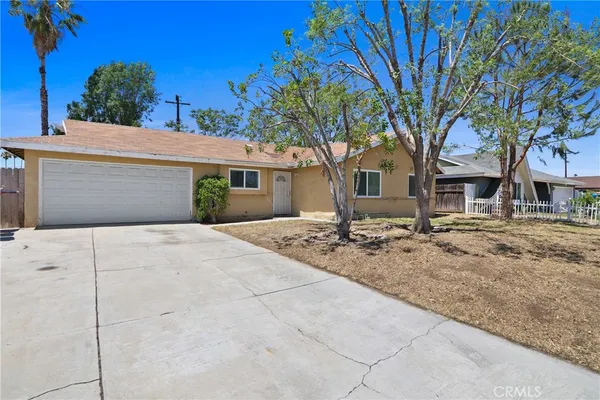 $2,400 | 10743 Cass Street, Riverside, CA 92505