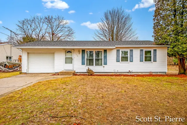 $269,000 | 1053 South Livingston Street, Whitehall, MI 49461