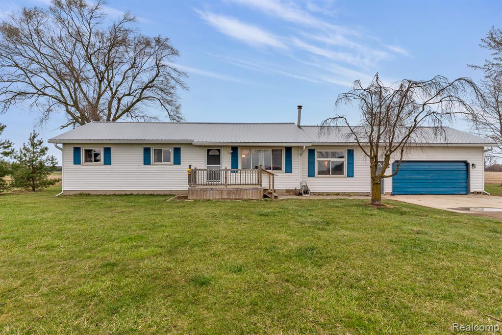 8035 Henderson Road New Lothrop, MI 48460 - Photo 15 of 29
