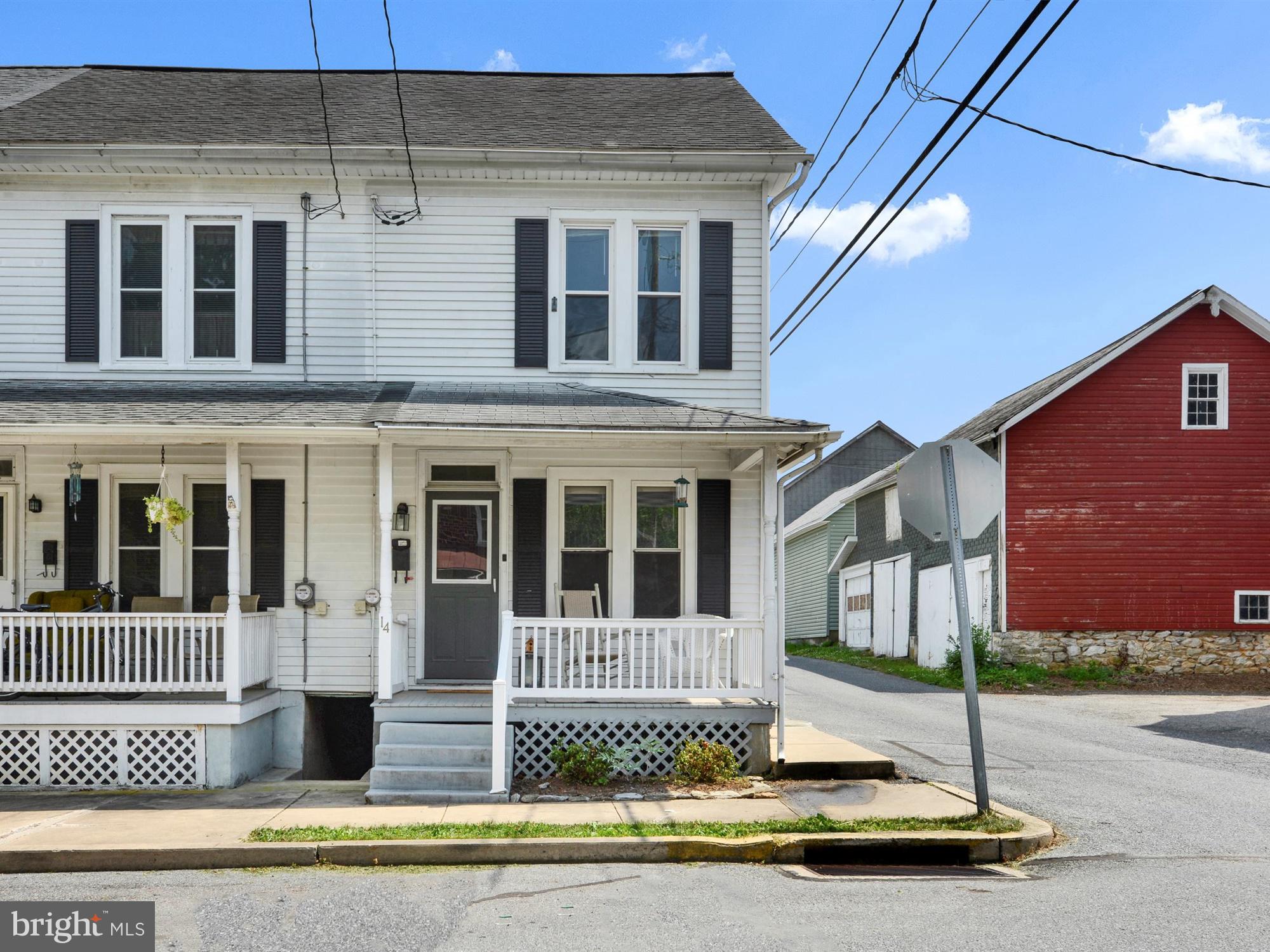 Welcome home to 14 E Lemon St!
