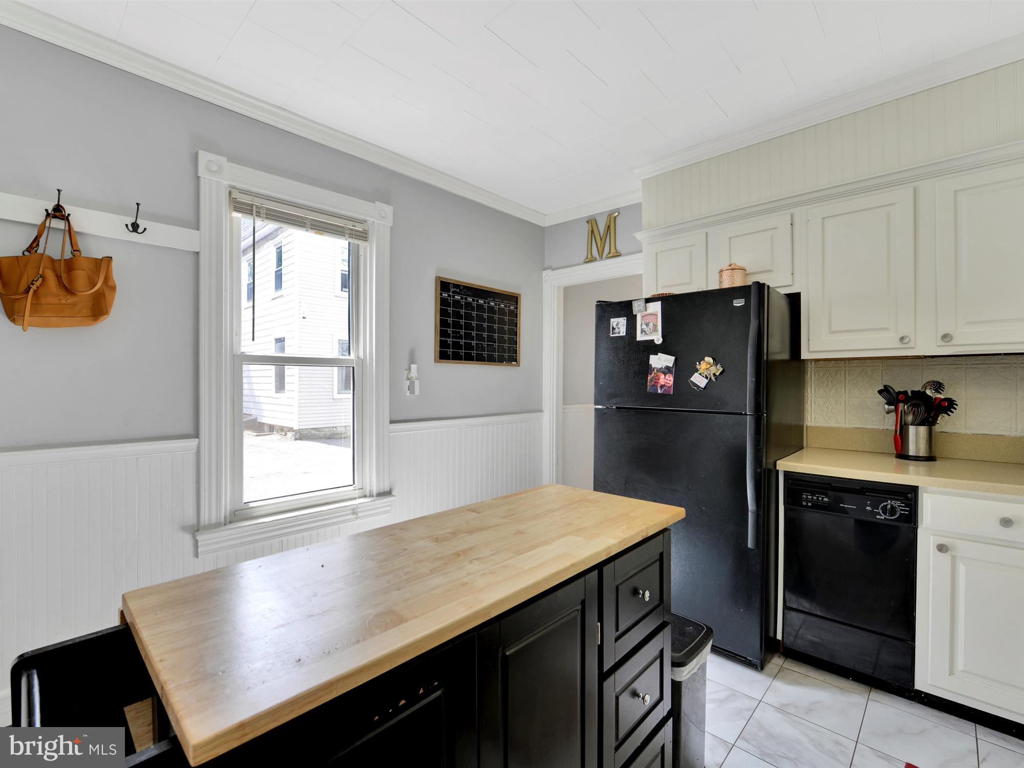 14 East Lemon Street Lititz, PA 17543 - Photo 13 of 31 Wainscoting & Crown Molding
