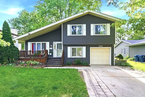$340,000 | 1240 Foxcroft Drive, Aurora, IL 60506