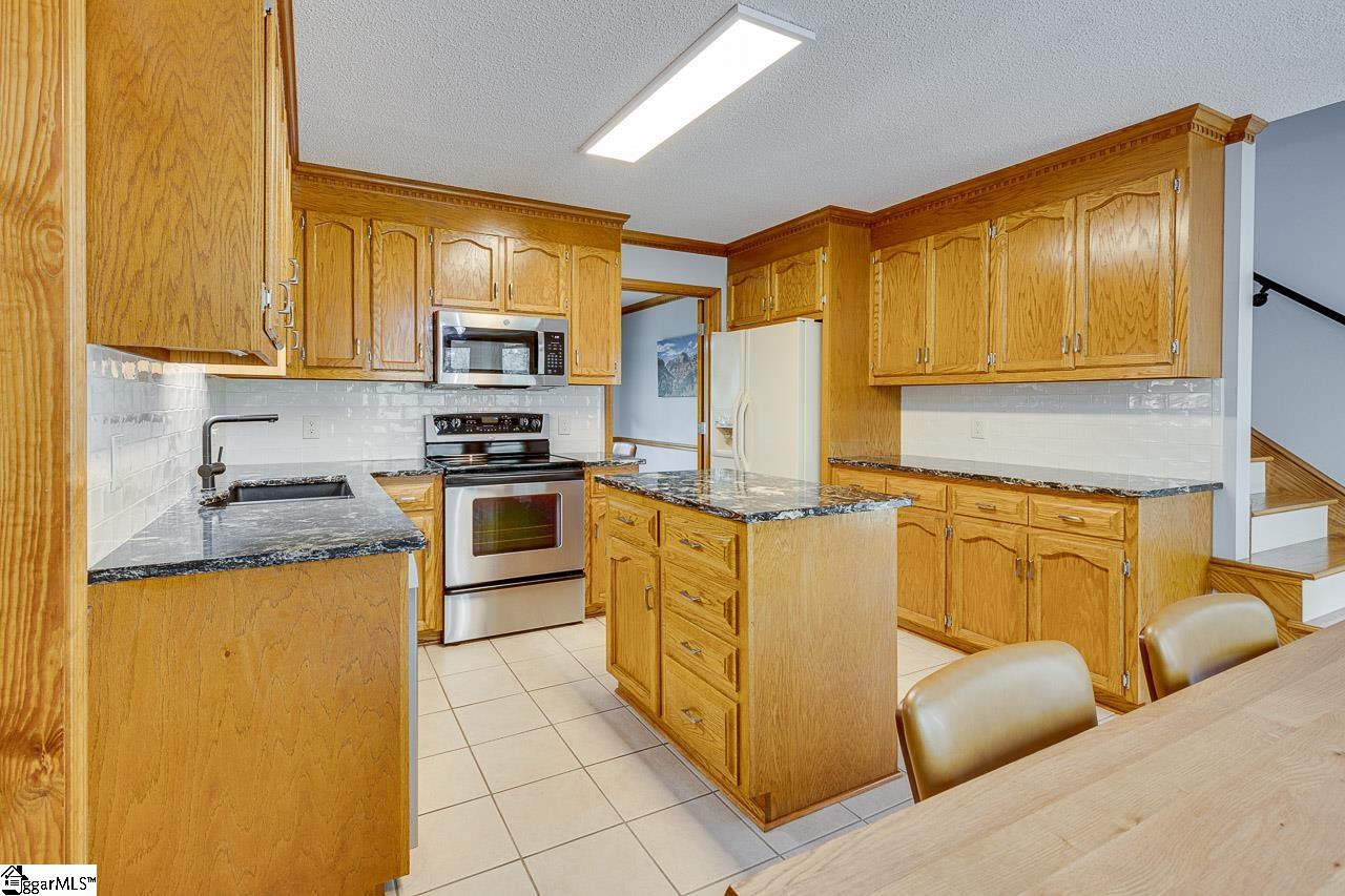 128 Squires Creek Road Simpsonville, SC 29681 - Photo 14 of 34 Gallery Image 14