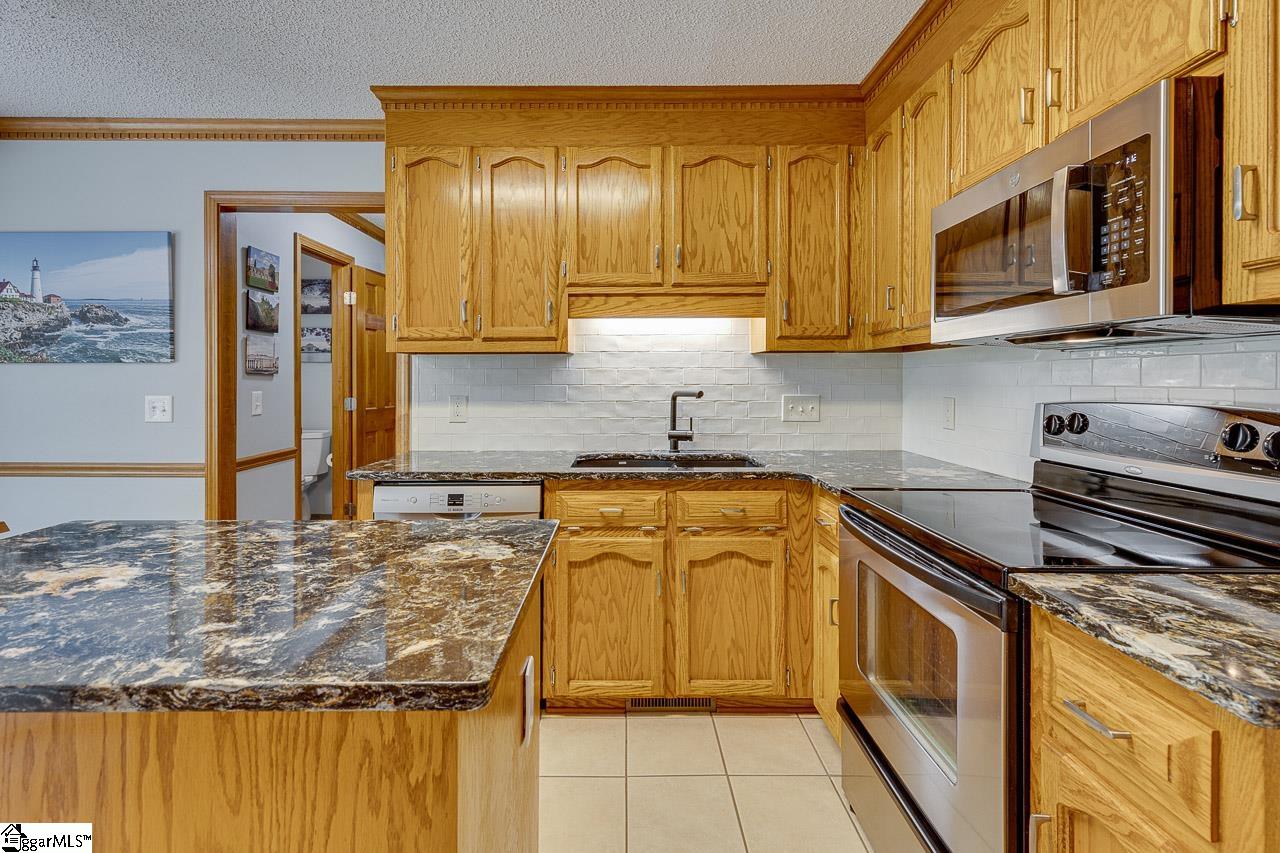128 Squires Creek Road Simpsonville, SC 29681 - Photo 10 of 34 Gallery Image 10