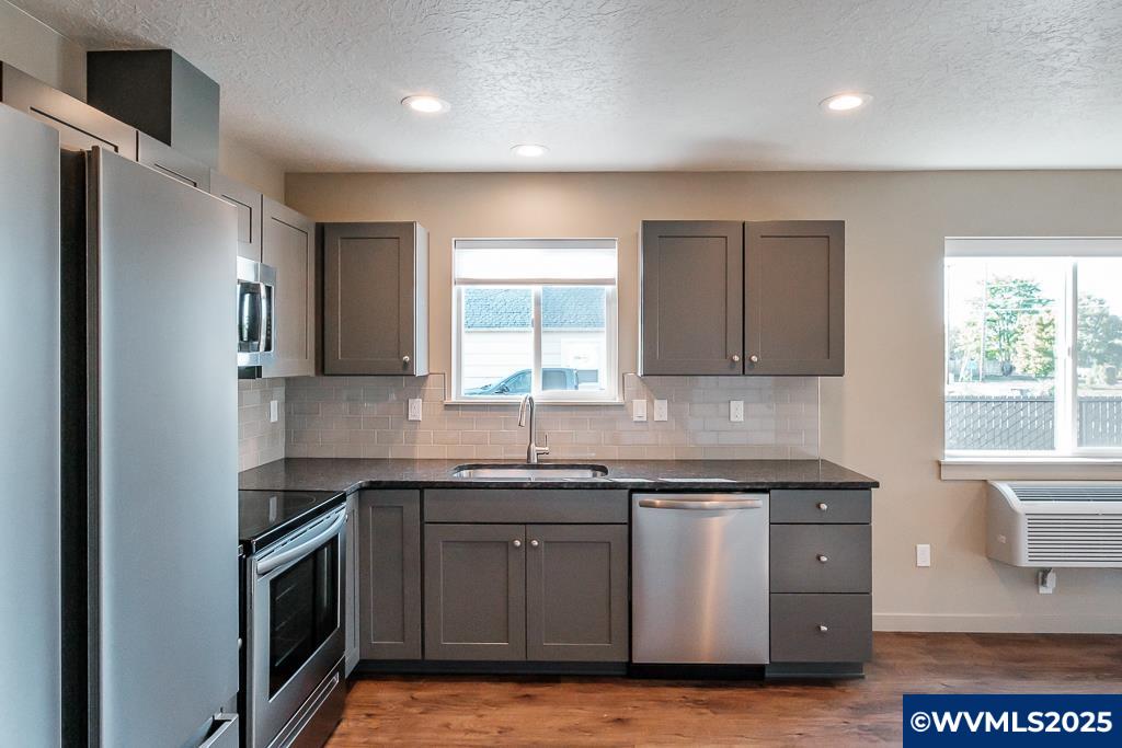 90 Walker Road Lebanon, OR 97355 - Photo 7 of 33 Gallery Image 7