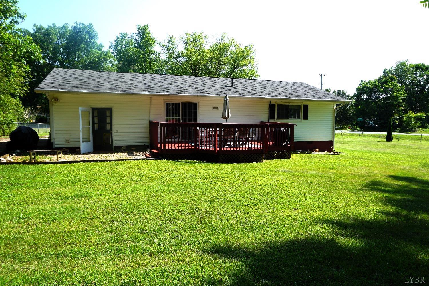 26 Pilot View Road Concord, VA 24538 - Photo 5 of 26 a view of a house with a yard and sitting area