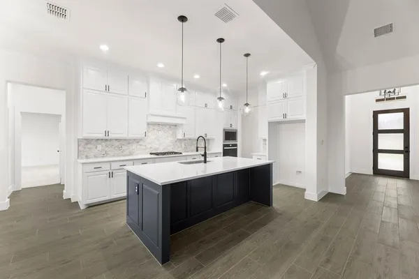 $599,700 | 1027 Arbor Hills, Poolville, TX 76487