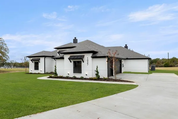 $599,700 | 1027 Arbor Hills, Poolville, TX 76487