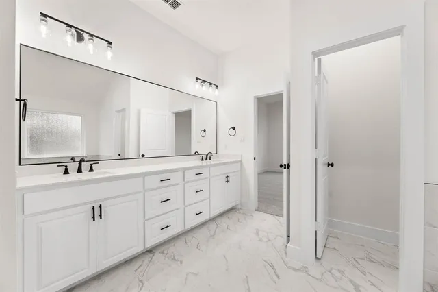 $599,900 | 1027 Arbor Hills, Poolville, TX 76487